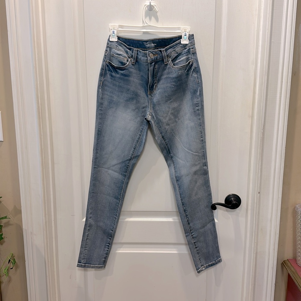 High rise size 4 skinny jeans